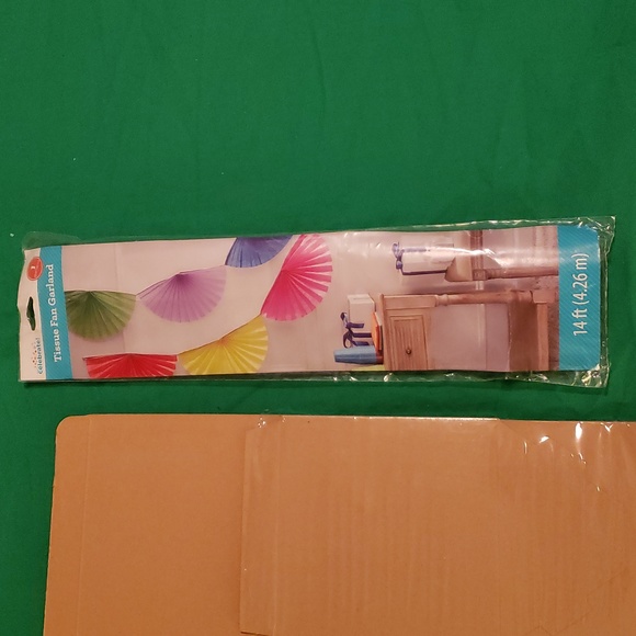 Birthday Fathers Day Cards Gift Box's Decorative Paper Clips and Fan Garland - Picture 5 of 16